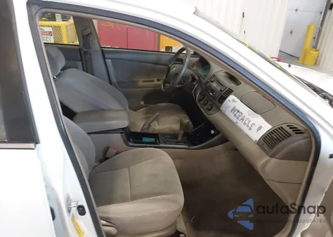 2003 Toyota Camry Le z USA, uszkodzony, nr VIN 4T1BE30K53U249206